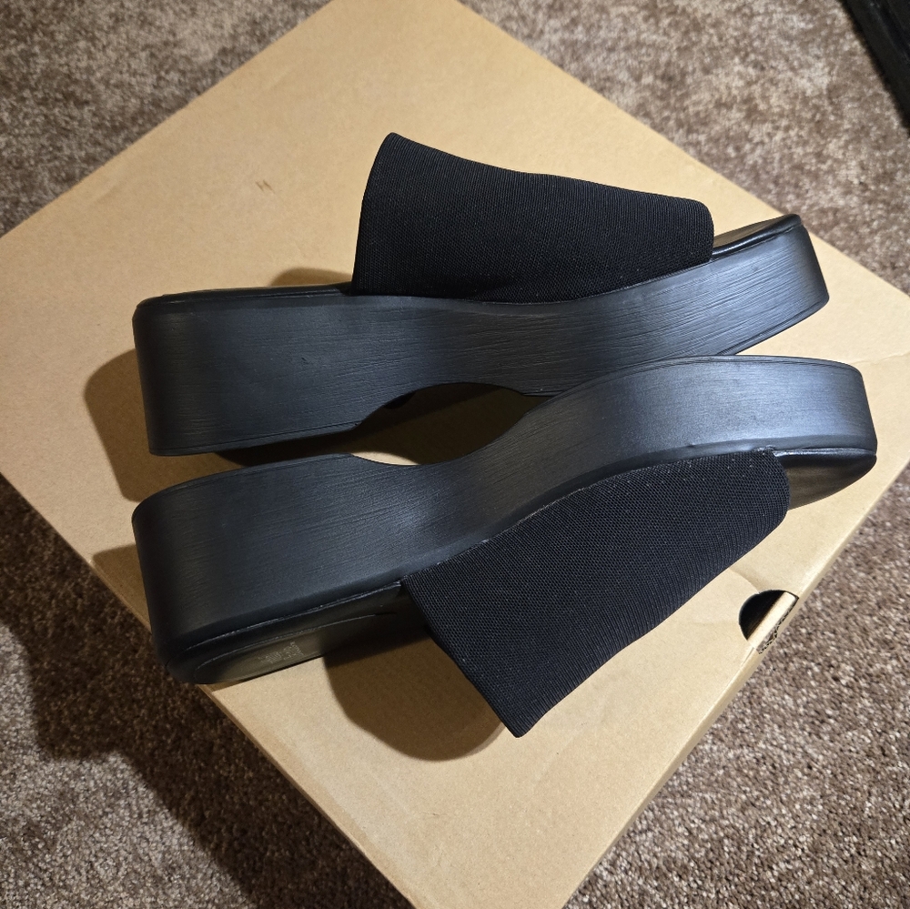Black Platform Slide Sandals